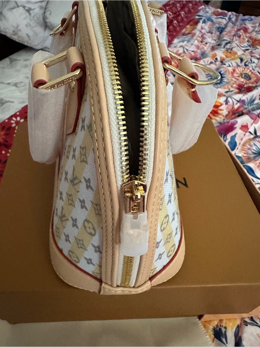 White & Tan Alma-Style Satchel 25 cm - Picture 4 of 8